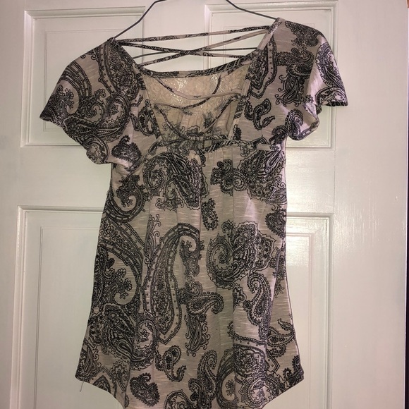 Black and cream color lace t shirt - Picture 2 of 5